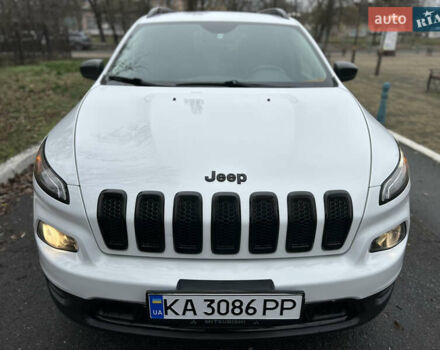 Белый Джип Чероки, объемом двигателя 2.36 л и пробегом 118 тыс. км за 13999 $, фото 8 на Automoto.ua