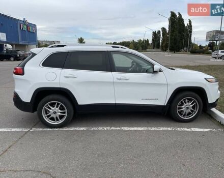 Білий Джип Cherokee, об'ємом двигуна 2.36 л та пробігом 180 тис. км за 12800 $, фото 12 на Automoto.ua