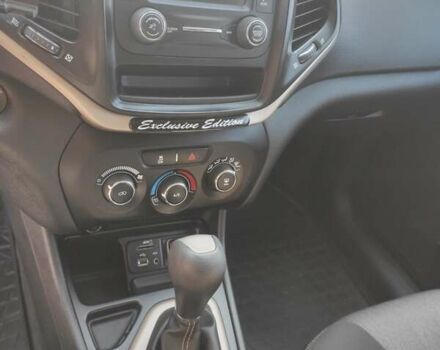 Белый Джип Чероки, объемом двигателя 2.36 л и пробегом 153 тыс. км за 13700 $, фото 21 на Automoto.ua