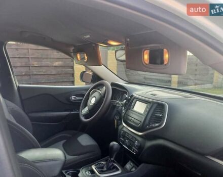 Белый Джип Чероки, объемом двигателя 3.24 л и пробегом 142 тыс. км за 13500 $, фото 8 на Automoto.ua