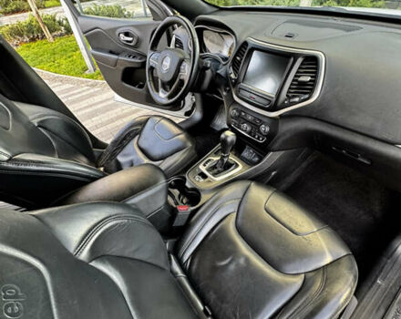 Білий Джип Cherokee, об'ємом двигуна 2.36 л та пробігом 155 тис. км за 13900 $, фото 16 на Automoto.ua