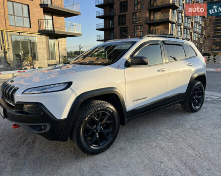 Білий Джип Cherokee, об'ємом двигуна 2.36 л та пробігом 184 тис. км за 13800 $, фото 1 на Automoto.ua