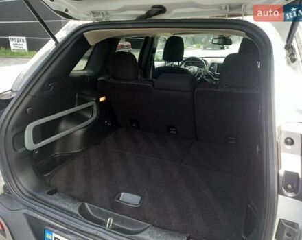 Белый Джип Чероки, объемом двигателя 2.36 л и пробегом 197 тыс. км за 12899 $, фото 51 на Automoto.ua