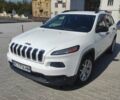 Белый Джип Чероки, объемом двигателя 2.36 л и пробегом 160 тыс. км за 12000 $, фото 1 на Automoto.ua