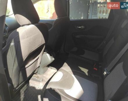 Белый Джип Чероки, объемом двигателя 2.36 л и пробегом 153 тыс. км за 13700 $, фото 44 на Automoto.ua