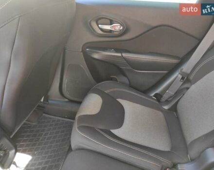 Белый Джип Чероки, объемом двигателя 2.36 л и пробегом 153 тыс. км за 13700 $, фото 40 на Automoto.ua