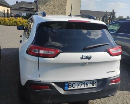 Белый Джип Чероки, объемом двигателя 2.36 л и пробегом 153 тыс. км за 13700 $, фото 1 на Automoto.ua