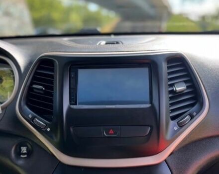 Белый Джип Чероки, объемом двигателя 3.2 л и пробегом 129 тыс. км за 10000 $, фото 9 на Automoto.ua