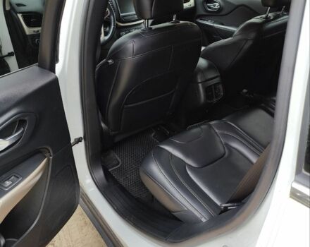 Белый Джип Чероки, объемом двигателя 3.2 л и пробегом 140 тыс. км за 13700 $, фото 8 на Automoto.ua