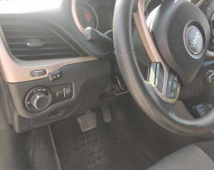 Белый Джип Чероки, объемом двигателя 2.36 л и пробегом 153 тыс. км за 13700 $, фото 24 на Automoto.ua