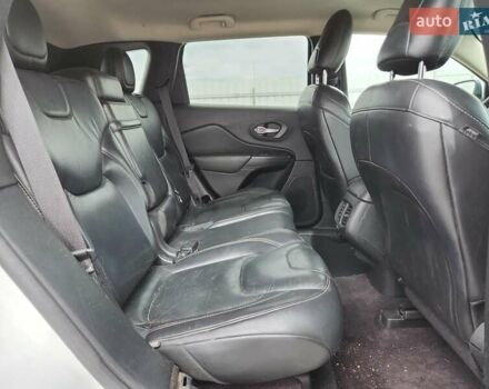 Белый Джип Чероки, объемом двигателя 2.36 л и пробегом 164 тыс. км за 2900 $, фото 10 на Automoto.ua