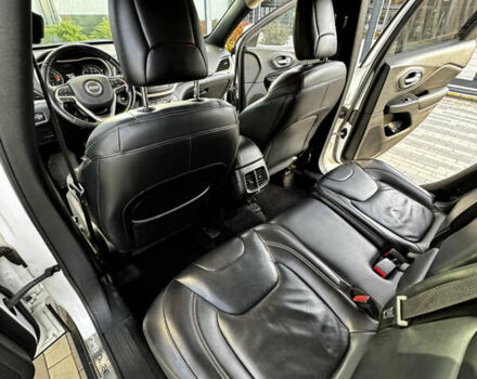 Білий Джип Cherokee, об'ємом двигуна 2.36 л та пробігом 155 тис. км за 13900 $, фото 18 на Automoto.ua