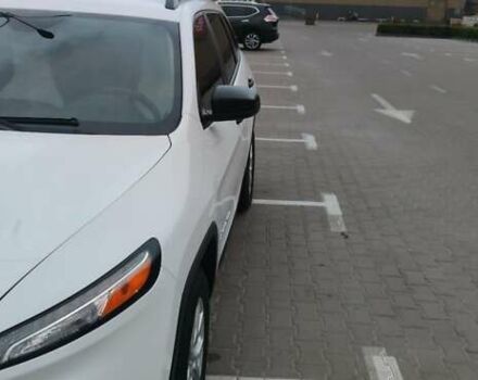 Белый Джип Чероки, объемом двигателя 2.4 л и пробегом 166 тыс. км за 14400 $, фото 5 на Automoto.ua