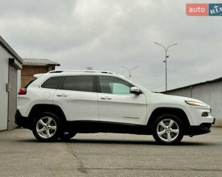 Белый Джип Чероки, объемом двигателя 2.36 л и пробегом 183 тыс. км за 11999 $, фото 5 на Automoto.ua