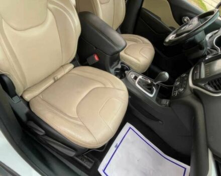 Джип Cherokee 2017 у Житомирі на Automoto.ua Білий Джип Cherokee, об'ємом двигуна 2.4 л та пробігом 62 тис. км за 3400 $, фото 7 на Automoto.ua