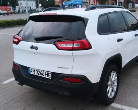 Белый Джип Чероки, объемом двигателя 2.4 л и пробегом 166 тыс. км за 14400 $, фото 1 на Automoto.ua