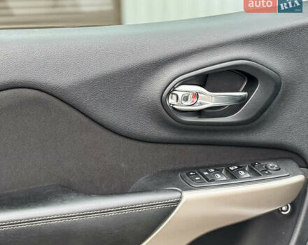 Белый Джип Чероки, объемом двигателя 2.36 л и пробегом 183 тыс. км за 11999 $, фото 15 на Automoto.ua