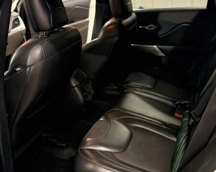 Белый Джип Чероки, объемом двигателя 2.36 л и пробегом 149 тыс. км за 14000 $, фото 21 на Automoto.ua