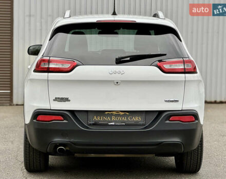 Белый Джип Чероки, объемом двигателя 2.36 л и пробегом 183 тыс. км за 11999 $, фото 8 на Automoto.ua