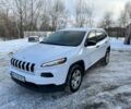 Белый Джип Чероки, объемом двигателя 2.4 л и пробегом 200 тыс. км за 14000 $, фото 1 на Automoto.ua