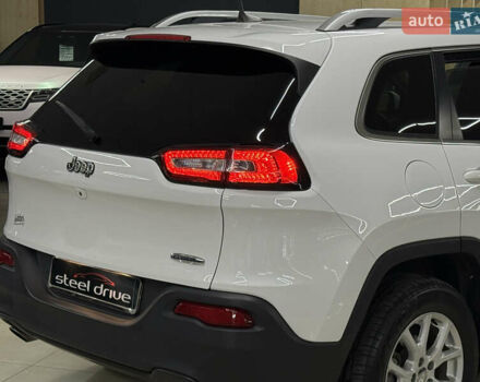 Джип Cherokee 2017 у Миколаєві на Automoto.ua Білий Джип Cherokee, об'ємом двигуна 2.36 л та пробігом 107 тис. км за 12999 $, фото 9 на Automoto.ua