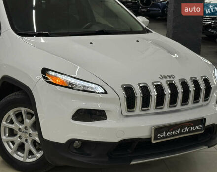 Белый Джип Чероки, объемом двигателя 2.36 л и пробегом 107 тыс. км за 12699 $, фото 4 на Automoto.ua