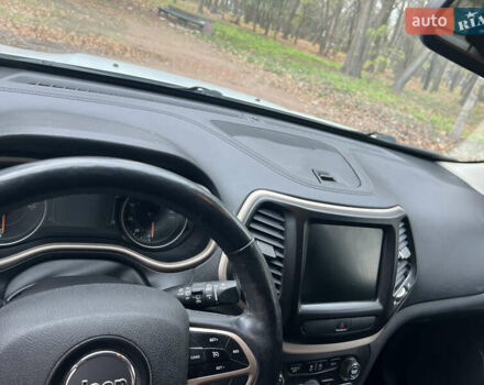 Белый Джип Чероки, объемом двигателя 3.2 л и пробегом 113 тыс. км за 15200 $, фото 10 на Automoto.ua