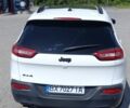 Білий Джип Cherokee, об'ємом двигуна 3.24 л та пробігом 112 тис. км за 16000 $, фото 1 на Automoto.ua