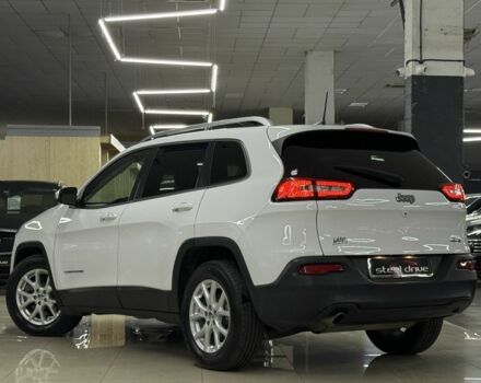 Джип Cherokee 2017 у Миколаєві на Automoto.ua Білий Джип Cherokee, об'ємом двигуна 2.4 л та пробігом 107 тис. км за 12999 $, фото 3 на Automoto.ua