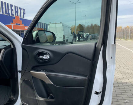 Белый Джип Чероки, объемом двигателя 2.36 л и пробегом 135 тыс. км за 12600 $, фото 20 на Automoto.ua