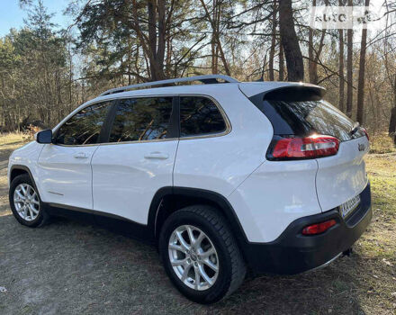 Білий Джип Cherokee, об'ємом двигуна 2.4 л та пробігом 71 тис. км за 14900 $, фото 1 на Automoto.ua