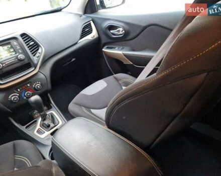 Білий Джип Cherokee, об'ємом двигуна 3.24 л та пробігом 71 тис. км за 14400 $, фото 22 на Automoto.ua
