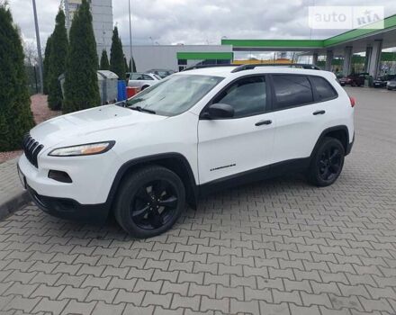 Білий Джип Cherokee, об'ємом двигуна 2.36 л та пробігом 115 тис. км за 14900 $, фото 1 на Automoto.ua