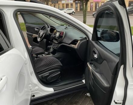 Білий Джип Cherokee, об'ємом двигуна 2.4 л та пробігом 71 тис. км за 15000 $, фото 13 на Automoto.ua