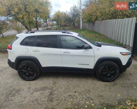 Джип Чероки 2017 в Кропивницком (Кировограде) на Automoto.ua Белый Джип Чероки, объемом двигателя 2.36 л и пробегом 217 тыс. км за 16500 $, фото 10 на Automoto.ua