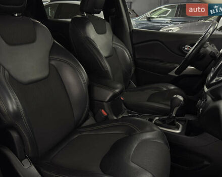 Белый Джип Чероки, объемом двигателя 2.36 л и пробегом 107 тыс. км за 12699 $, фото 18 на Automoto.ua