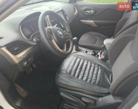 Білий Джип Cherokee, об'ємом двигуна 3.24 л та пробігом 70 тис. км за 14900 $, фото 9 на Automoto.ua