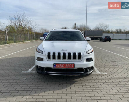 Белый Джип Чероки, объемом двигателя 2.36 л и пробегом 135 тыс. км за 12600 $, фото 1 на Automoto.ua