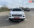 Белый Джип Чероки, объемом двигателя 2.36 л и пробегом 135 тыс. км за 12600 $, фото 1 на Automoto.ua