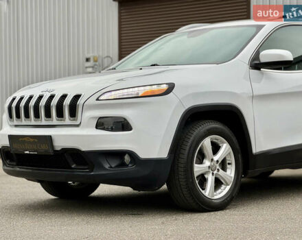 Белый Джип Чероки, объемом двигателя 2.36 л и пробегом 183 тыс. км за 11999 $, фото 11 на Automoto.ua
