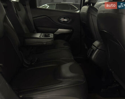 Джип Cherokee 2017 у Миколаєві на Automoto.ua Білий Джип Cherokee, об'ємом двигуна 2.36 л та пробігом 107 тис. км за 12999 $, фото 23 на Automoto.ua