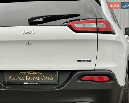 Белый Джип Чероки, объемом двигателя 2.36 л и пробегом 183 тыс. км за 11999 $, фото 12 на Automoto.ua