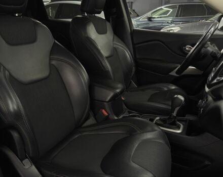 Джип Cherokee 2017 у Миколаєві на Automoto.ua Білий Джип Cherokee, об'ємом двигуна 2.4 л та пробігом 107 тис. км за 12999 $, фото 4 на Automoto.ua