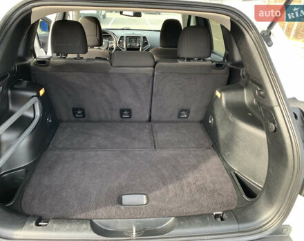 Белый Джип Чероки, объемом двигателя 2.36 л и пробегом 135 тыс. км за 12600 $, фото 16 на Automoto.ua