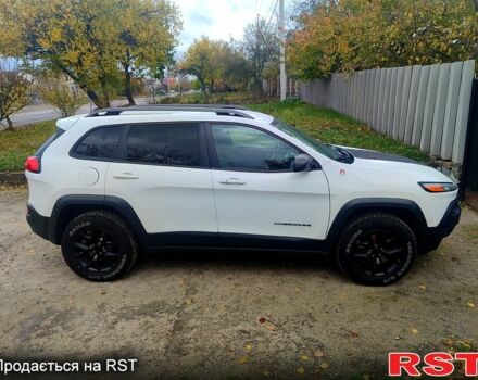 Джип Чероки 2017 в Кропивницком (Кировограде) на Automoto.ua Белый Джип Чероки, объемом двигателя 2.4 л и пробегом 217 тыс. км за 16500 $, фото 4 на Automoto.ua
