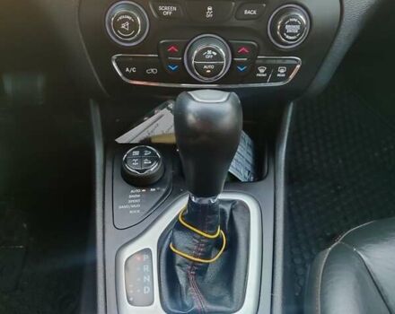 Джип Чероки 2017 в Кропивницком (Кировограде) на Automoto.ua Белый Джип Чероки, объемом двигателя 2.36 л и пробегом 217 тыс. км за 16500 $, фото 14 на Automoto.ua