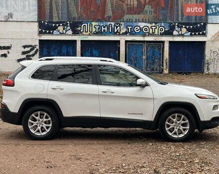 Белый Джип Чероки, объемом двигателя 3.2 л и пробегом 113 тыс. км за 15200 $, фото 3 на Automoto.ua