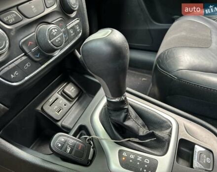 Белый Джип Чероки, объемом двигателя 2.36 л и пробегом 145 тыс. км за 12300 $, фото 20 на Automoto.ua
