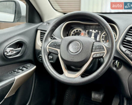 Белый Джип Чероки, объемом двигателя 2.36 л и пробегом 183 тыс. км за 11999 $, фото 21 на Automoto.ua