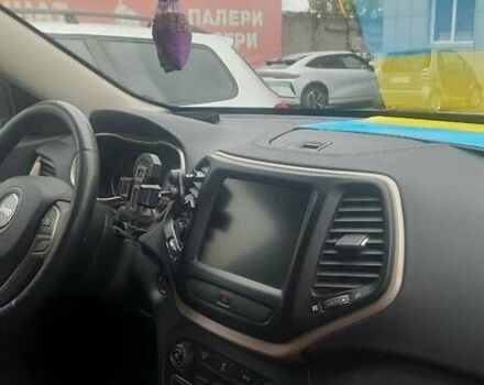Білий Джип Cherokee, об'ємом двигуна 2.36 л та пробігом 122 тис. км за 16500 $, фото 6 на Automoto.ua